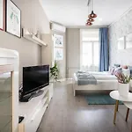 Bpr Chic Gem In The Heart Of The 아파트